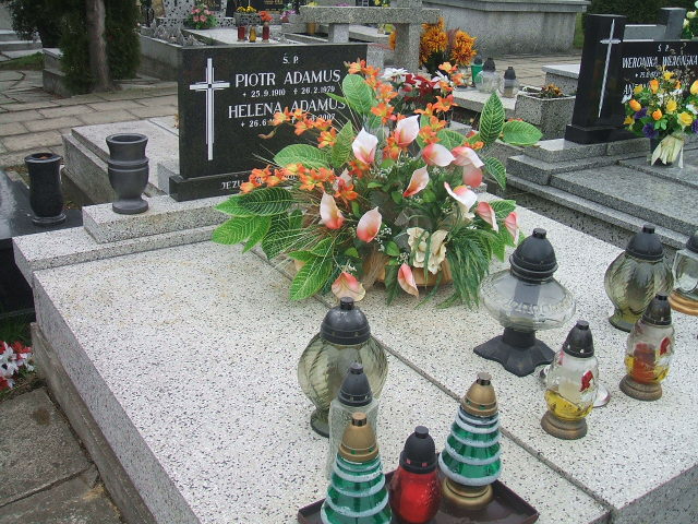 Grób Piotr Adamus