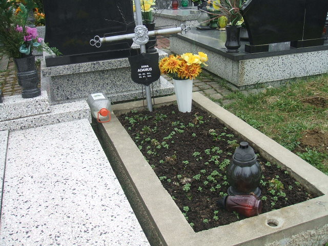 Grób Anna Adamus